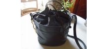Sac en peau forme sceau