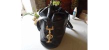 Sac en peau forme sceau