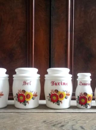 Jolie série de 5 pots à épices en opaline