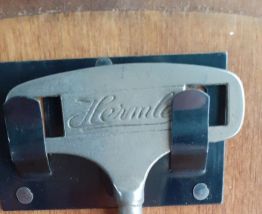 Horloge de table,fonctionne,prévoir un nettoyage du mécanism