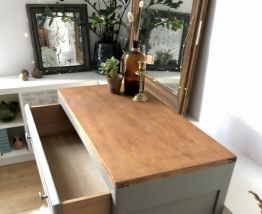 Commode vintage