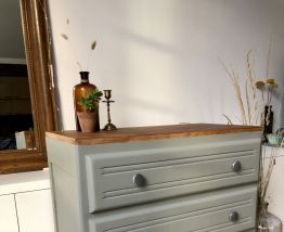 Commode vintage