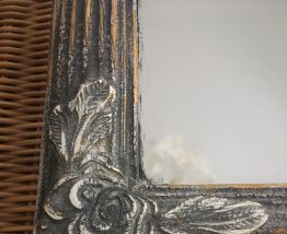 Miroir en bois sculpté 