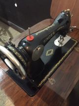 Meuble machine à coudre
