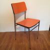 Chaises en formica orange (8 Dispos)