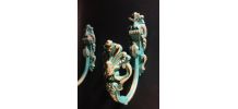 Lot de 2 embrases/patères en bronze, patinées 