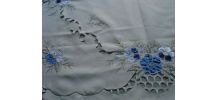 Nappe à thé brodée