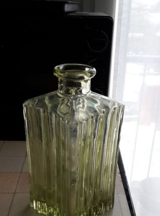Carafe ancienne en ouraline