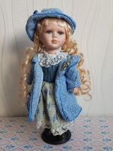 Ancienne poupée porcelaine 32 cm