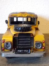 Voiture en tôle  - "Road service"