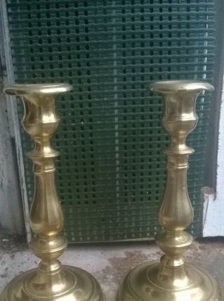 Paire de bougeoirs d'époque xix siecle 