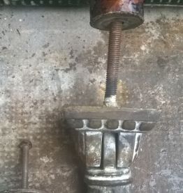 Main frappe-porte en bronze de qualité
