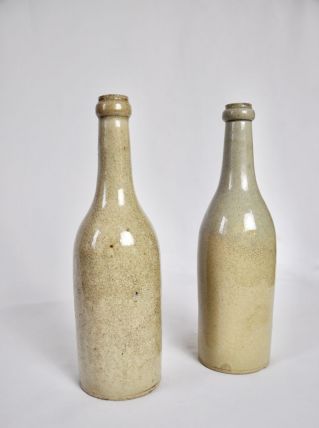 2 Bouteilles à vin en terre