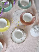 6 tasses et sous tasse colorées pastel