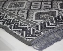 Tapis kilim fait main en laine gris