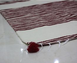Tapis kilim fait main en laine blanc et rouge