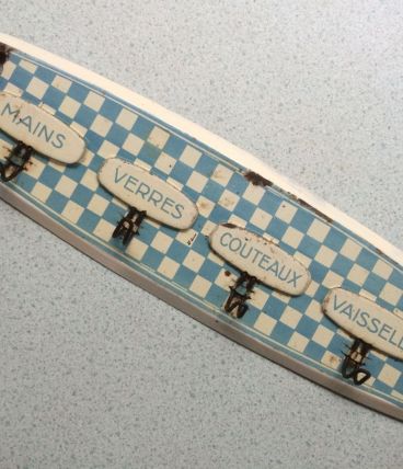Plaque accroche torchons