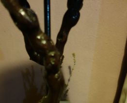 LAMPE ANCIENNE  AVEC PIED DE VIGNE 