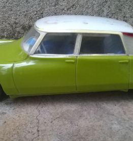 Voiture DS GéGé