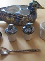 ensemble sel poivre moutarde porcelaine forme oiseaux   .vin