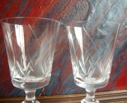Deux anciens verres en cristal