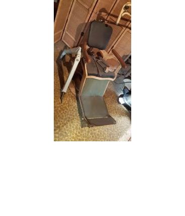 Fauteuil dentiste ancien avec le portique