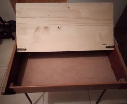Bureau enfant vintage rénové