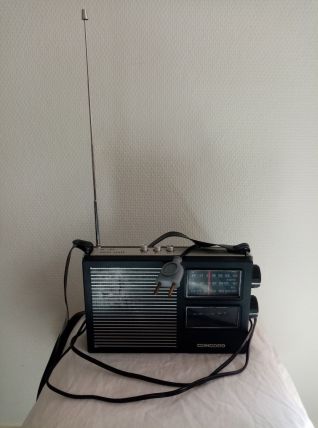 Radio année 80  dans sa housse en skaï