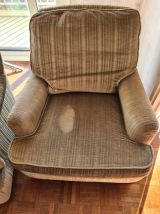 Paire de fauteuils club velours vert