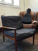 2 fauteuils + table basse Grete Jalk pour Moebelfabrik