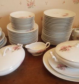 Service porcelaine THARAUD, collection Nénuphar (99 pièces)