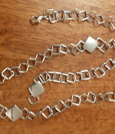 COLLIER