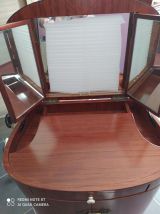 Coiffeuse arrondie en bois de rose