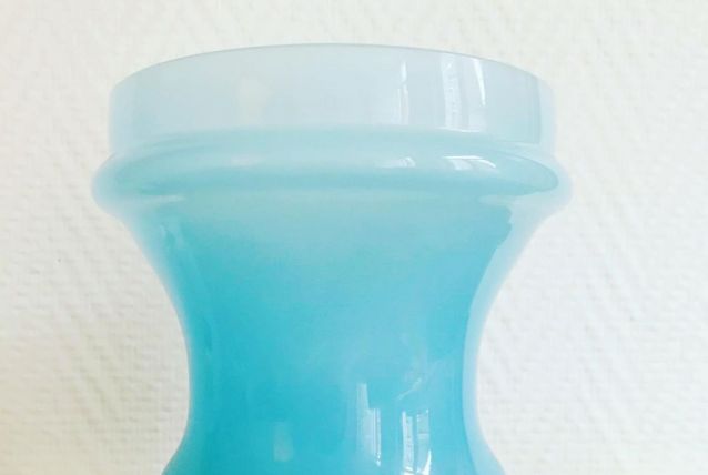 Vase Art Déco bleu ciel