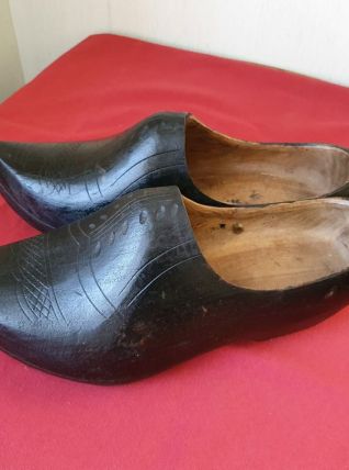Paire de sabots en bois pour décoration