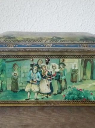 Ancienne boite à biscuits en tôle lithographiée avec miroir
