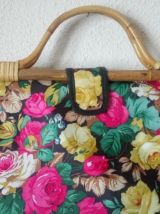 Joli sac fleuri avec anse osier - vintage 