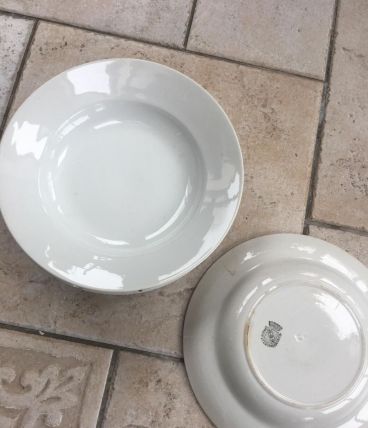 3 assiettes blanches + 1 opaque Vintage