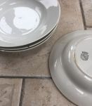 3 assiettes blanches + 1 opaque Vintage