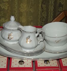 Service Assiet.+Verres avec lettre "C" doréé or