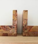Serre-livres en marbre brèche d'Alep
