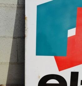 Grande plaque émaillée « ELF » 1 KM