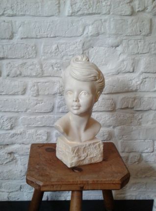 Buste jeune fille.