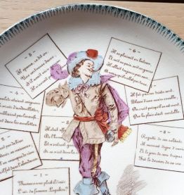 Lot de 2 assiettes anciennes en Choisy le Roy parlantes 