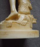 Statuette de A. Santini en résine de marbre