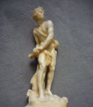 Statuette de A. Santini en résine de marbre