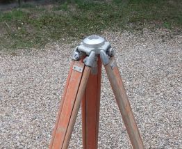 Trépied bois géomètre vintage