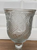 Calice en verre moulé