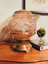 Un joli pied en laiton et un magnifique globe en verre de Cl