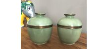 Paire de pots couverts céladon 